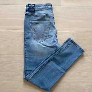 NWT! Hollister Skinny Jeans